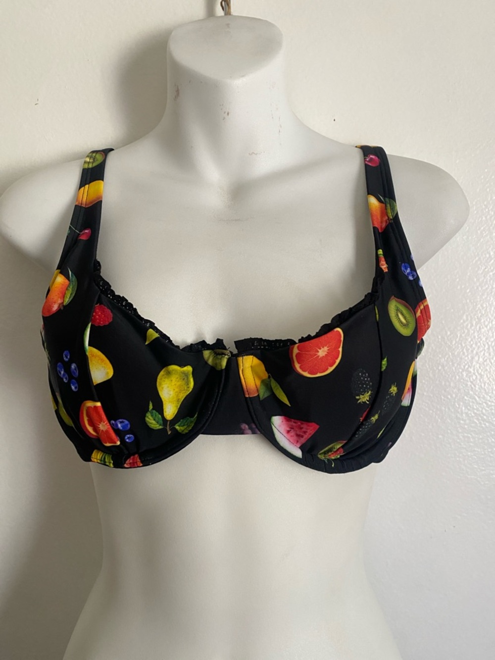 wild fable Black Fruit Print Underwire Bikini Top size m